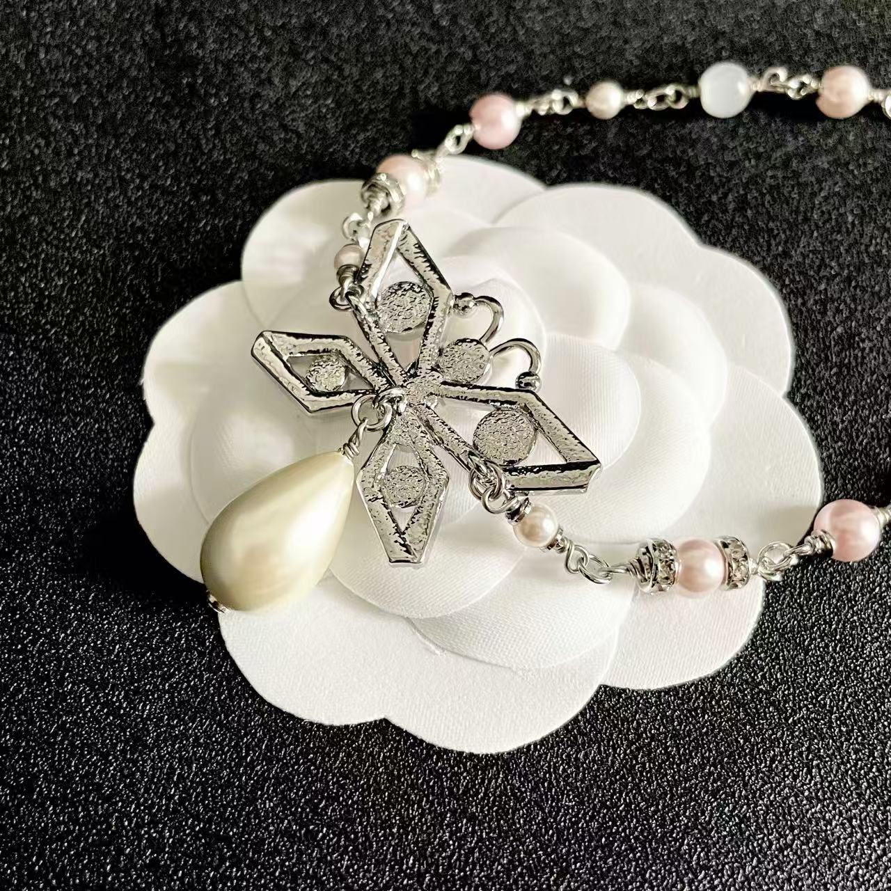 [Sprite Jewelry] Bow & Pearl Double C Pavé Diamond Necklace