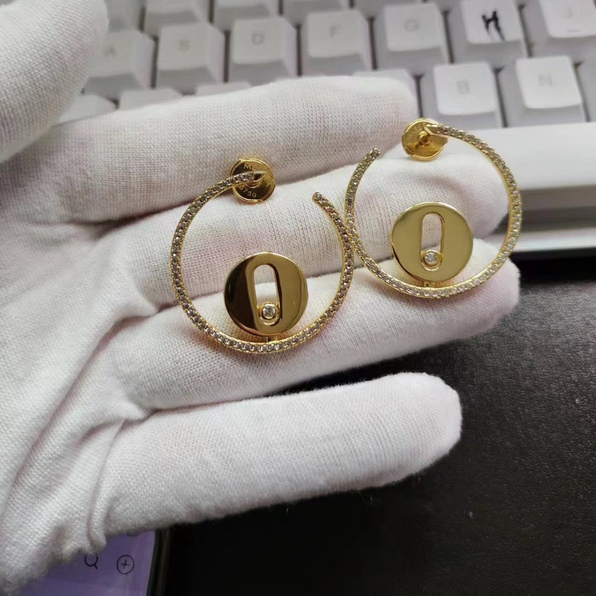 [Sprite Jewelry] Move Hoop Earrings, Yellow Gold Pave Diamonds with Moving Diamond