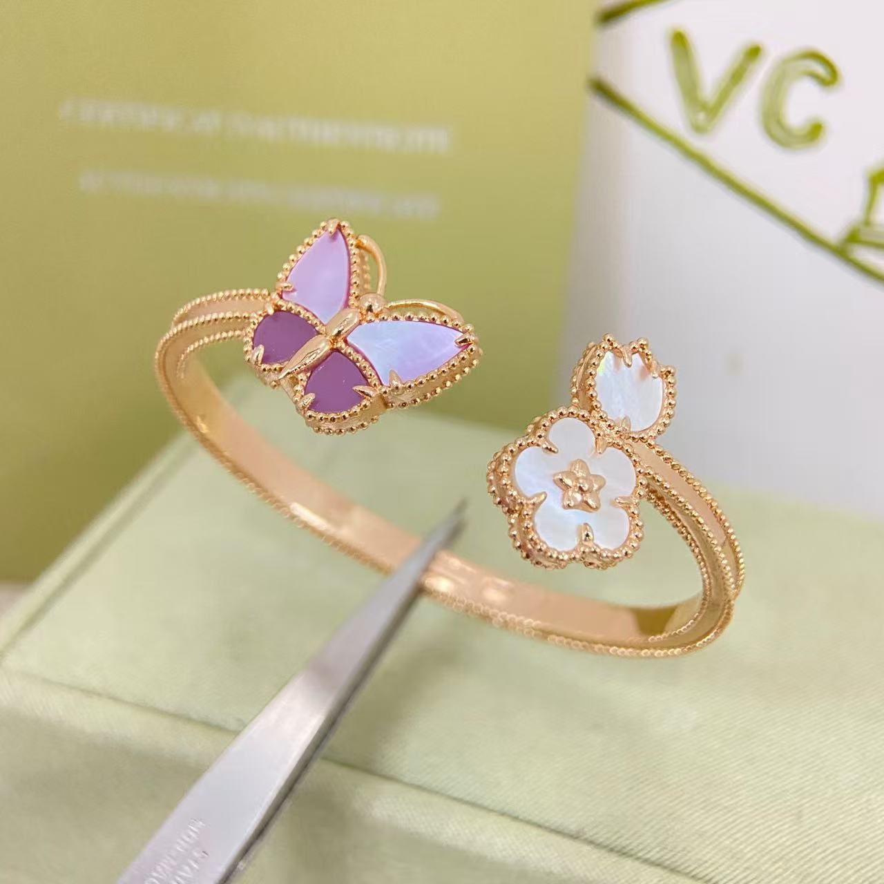 ¡®SpriteJewelry¡¯Lucky Alhambra Butterfly & Clover Open Bangle,