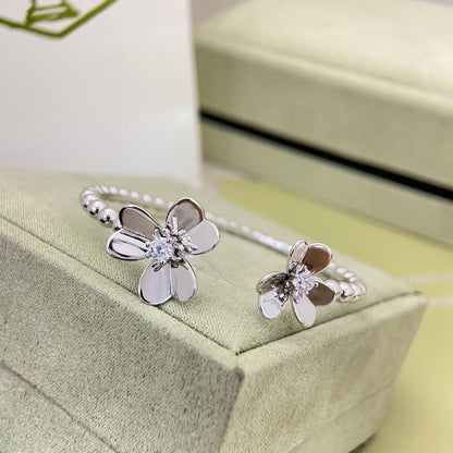 ¡®SpriteJewelry¡¯Frivole Two‑Flower Open Bangle,