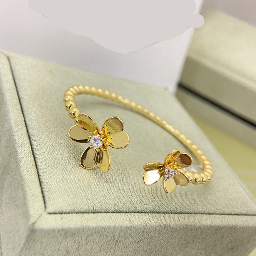 ¡®SpriteJewelry¡¯Frivole Two‑Flower Open Bangle,