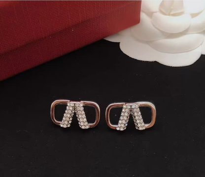 [Sprite Jewelry]V-shaped stud earrings