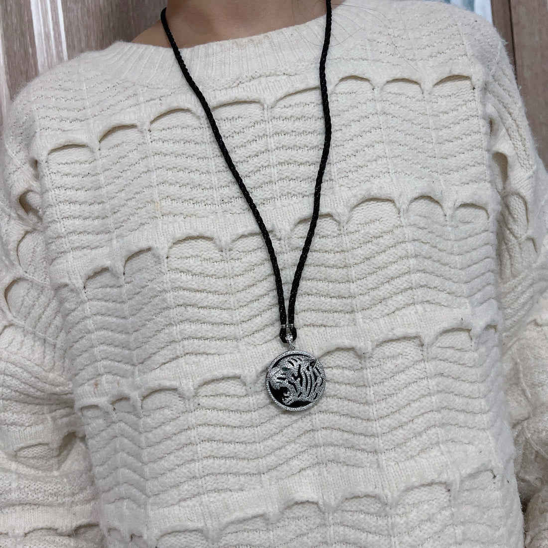 ¡®Sprite Jewelry¡ Openwork Tiger Cord Pendant Necklace