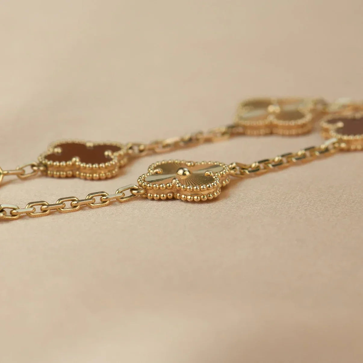 [Sprite Jewelry]New  CLOVER 5 MOTIF RED CORNELIAN BRACELET COLLECTION