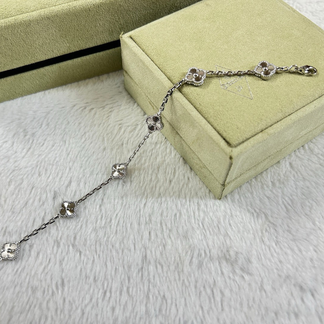 [Sprite Jewelry]New CLOVER 6 MOTIF DIAMOND BRACELET