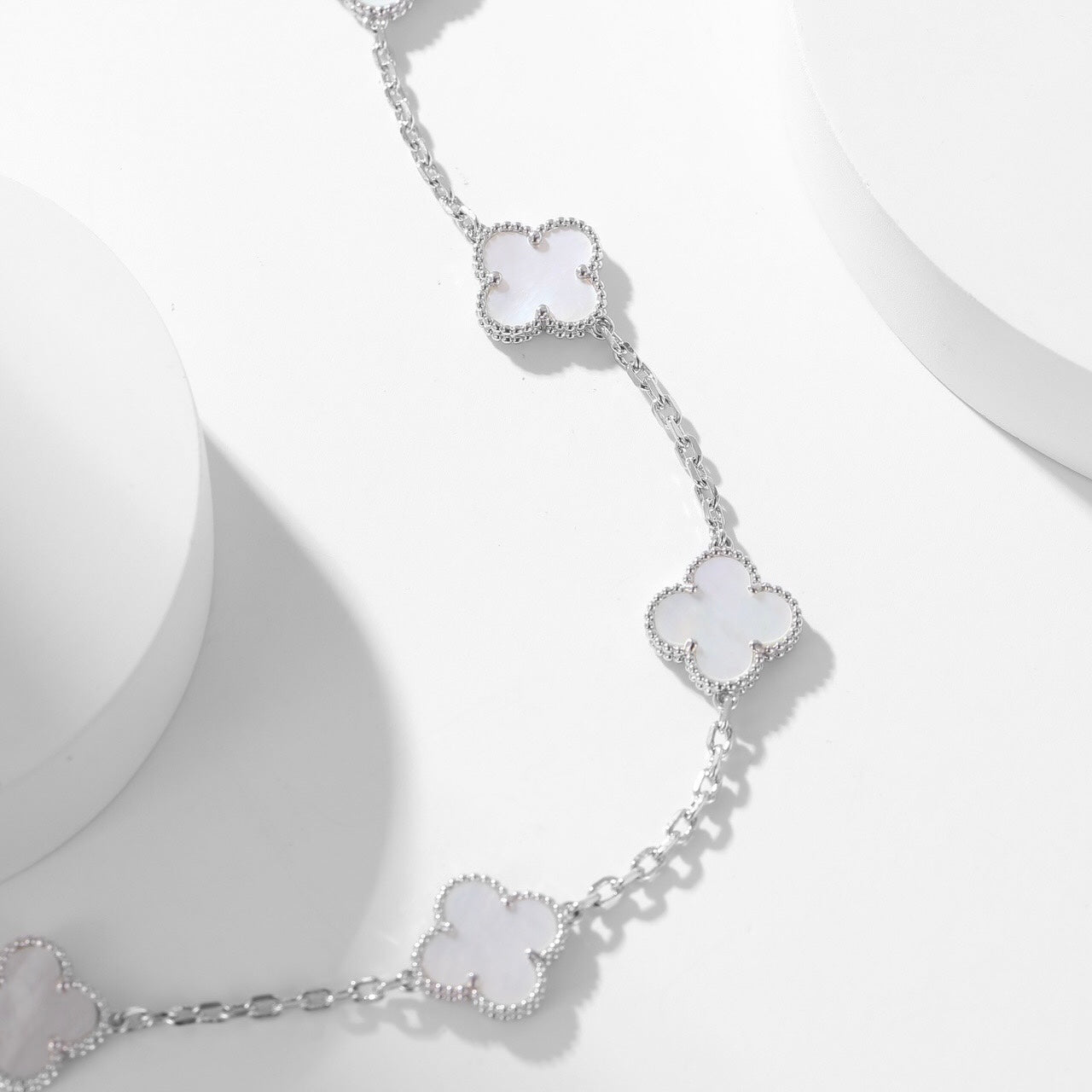 ¡®Sprite Jewelry¡¯CLOVER 10 MOTIFS WHITE MOTHER OF PEARL NECKLACE