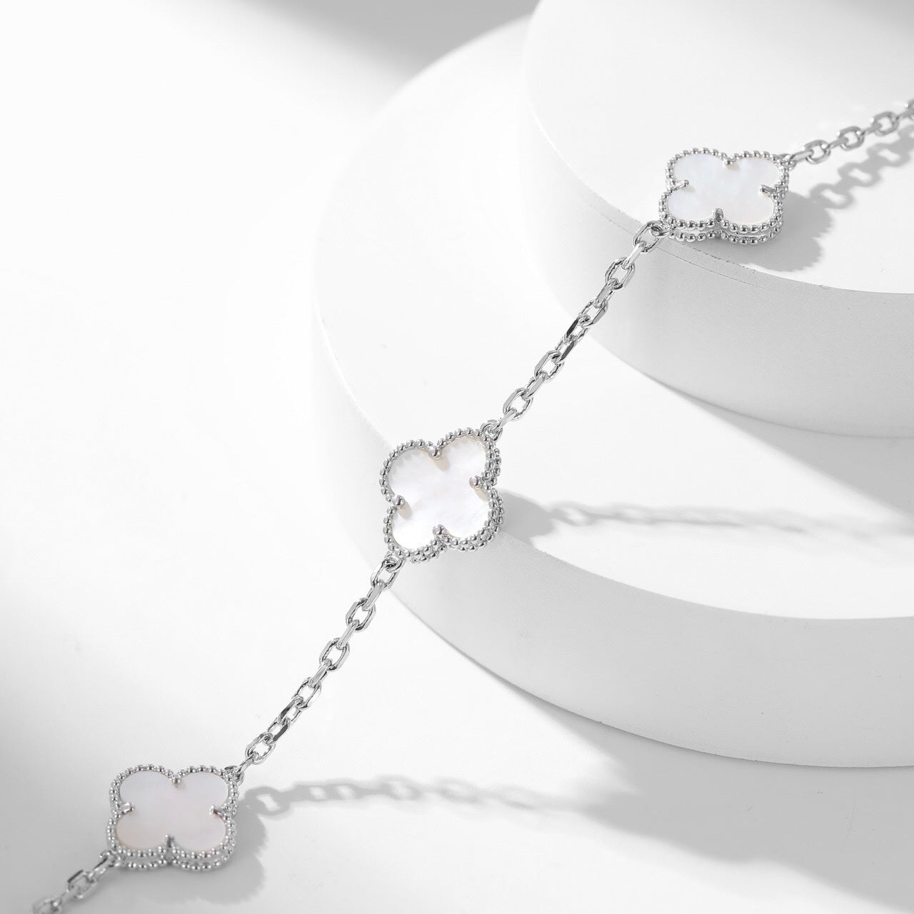 ¡®Sprite Jewelry¡¯CLOVER 10 MOTIFS WHITE MOTHER OF PEARL NECKLACE