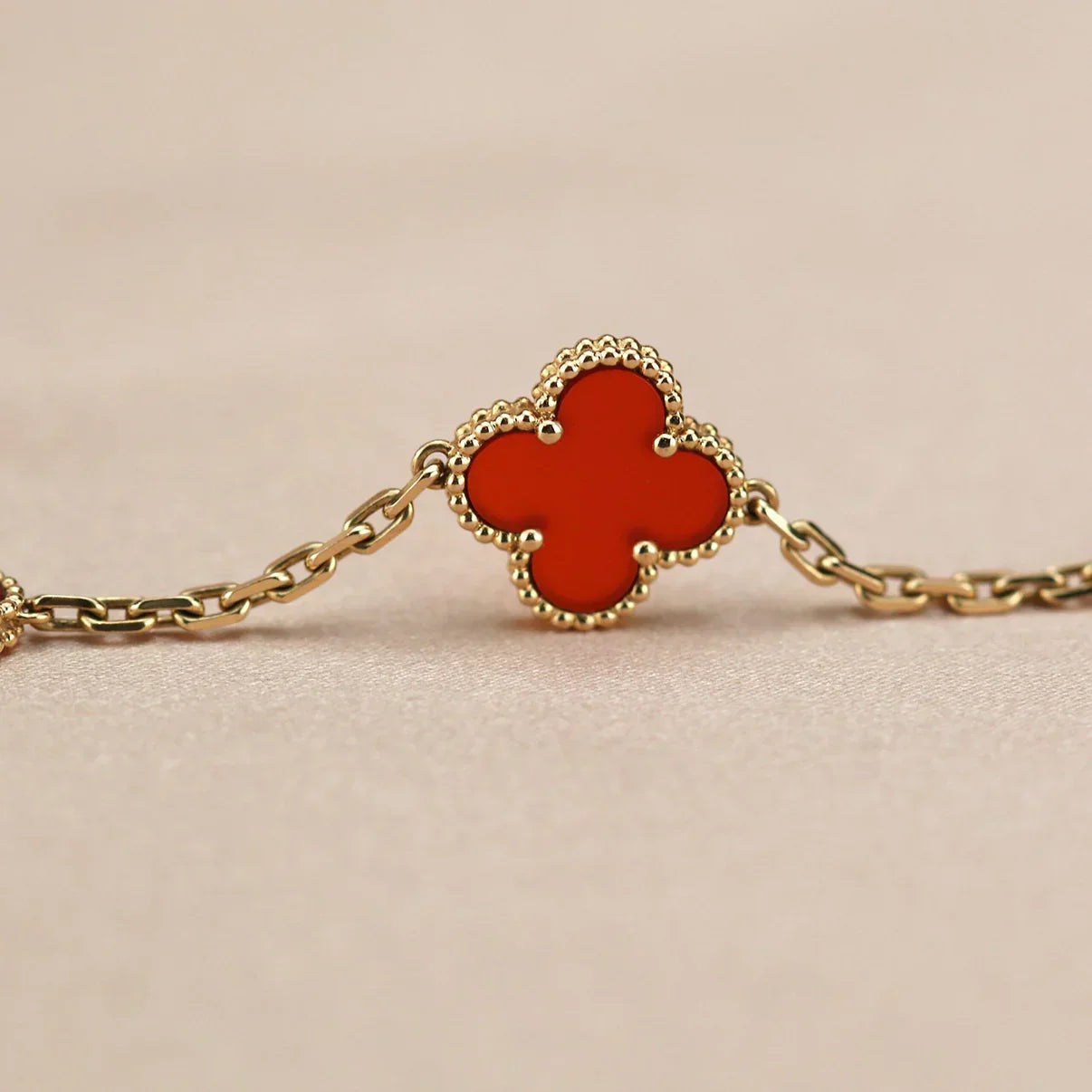 [Sprite Jewelry]New  CLOVER 5 MOTIF RED CORNELIAN BRACELET COLLECTION