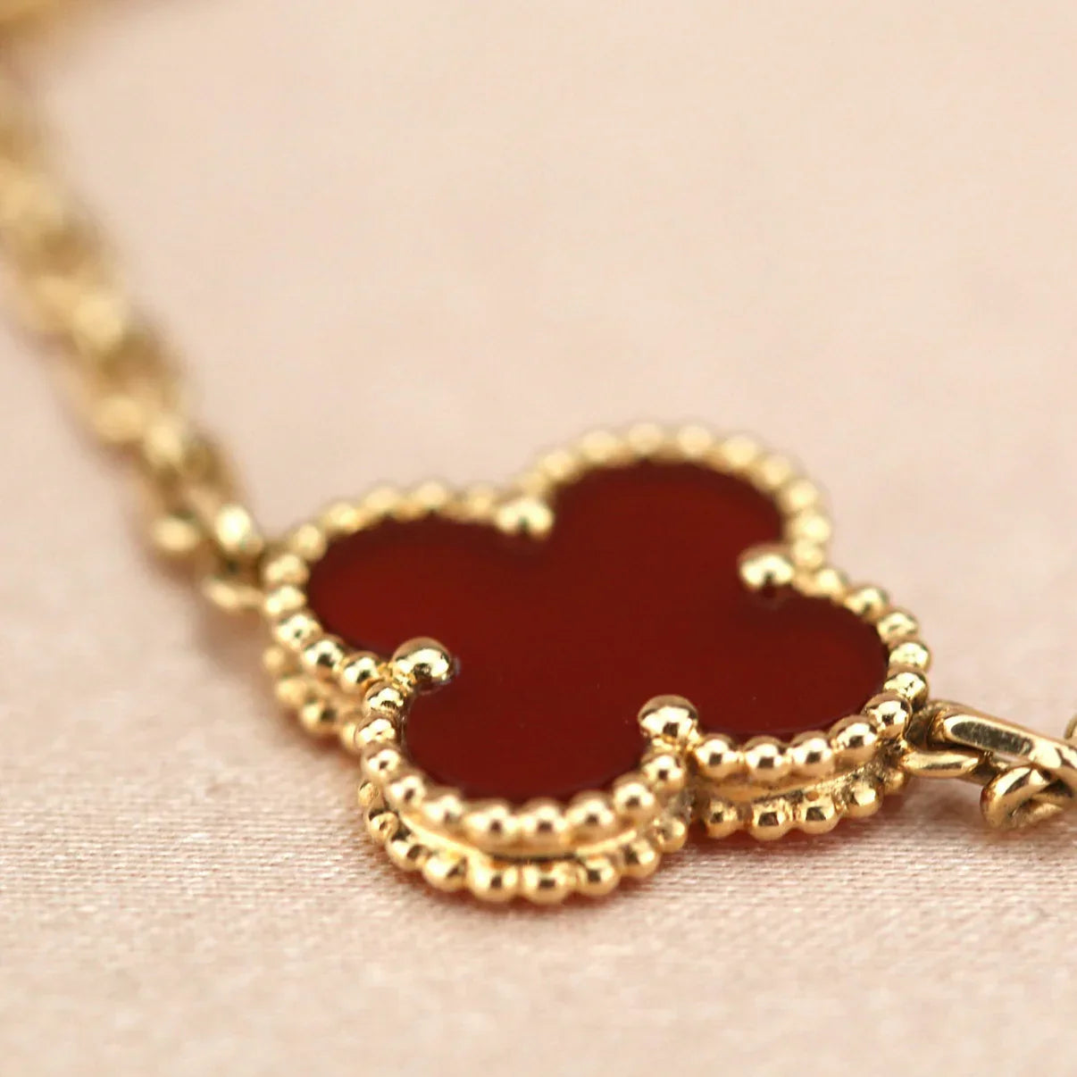 [Sprite Jewelry]New  CLOVER 5 MOTIF RED CORNELIAN BRACELET COLLECTION