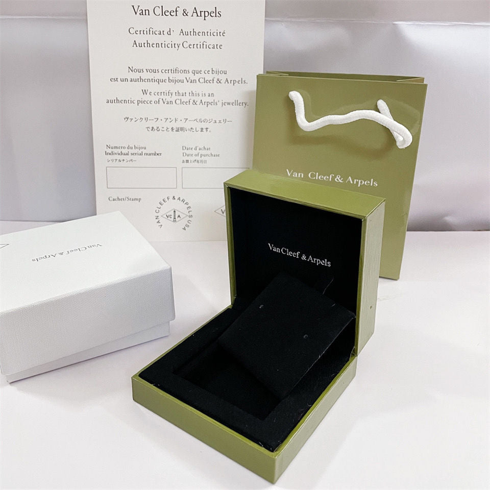 ¡®Sprite Jewelry¡¯VA CLOVER BRACELET NECKLACE RING BOX GIFT BAG