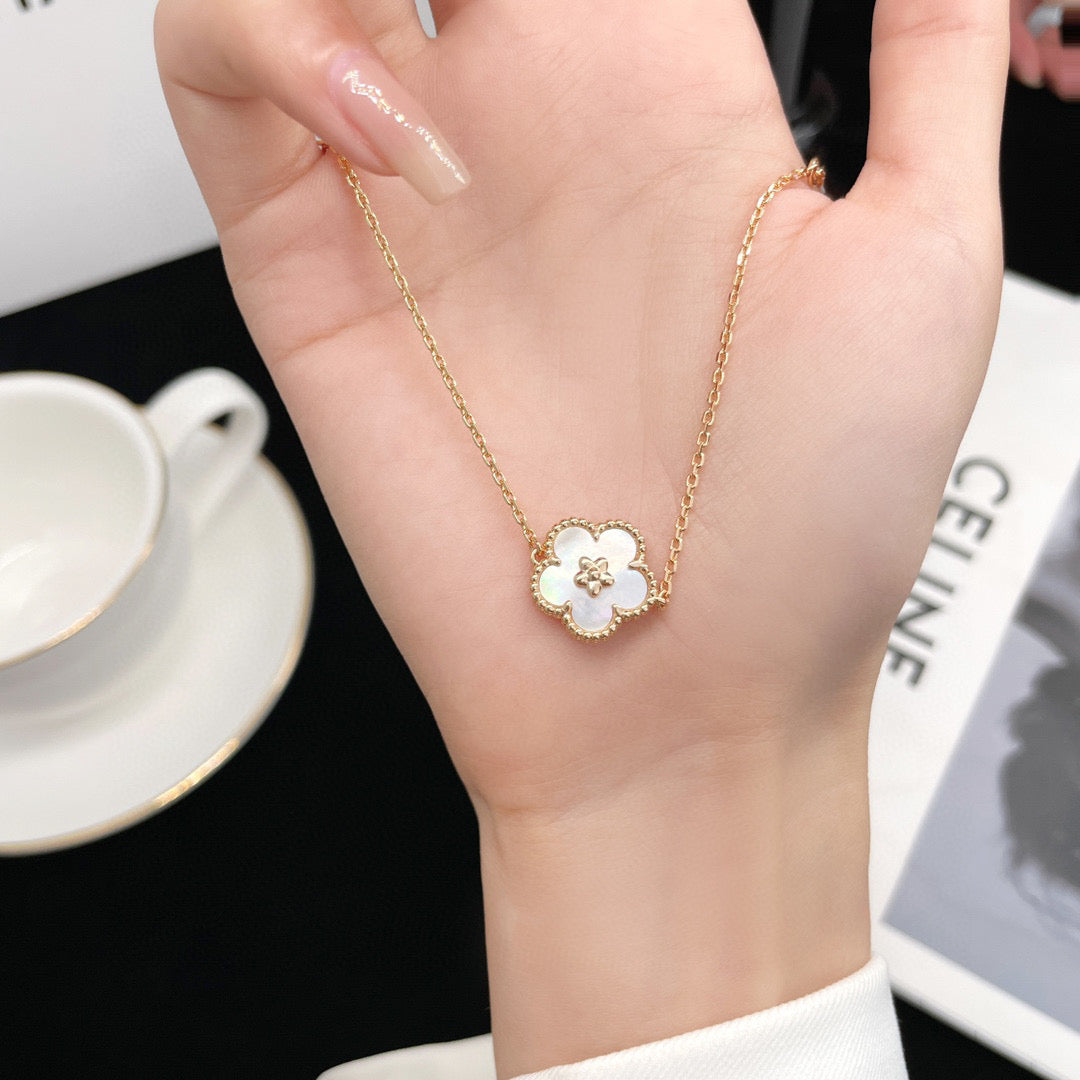 ¡®Sprite Jewelry¡¯LUCKY WHITE MOP PLUM BLOSSOM  BRACELET