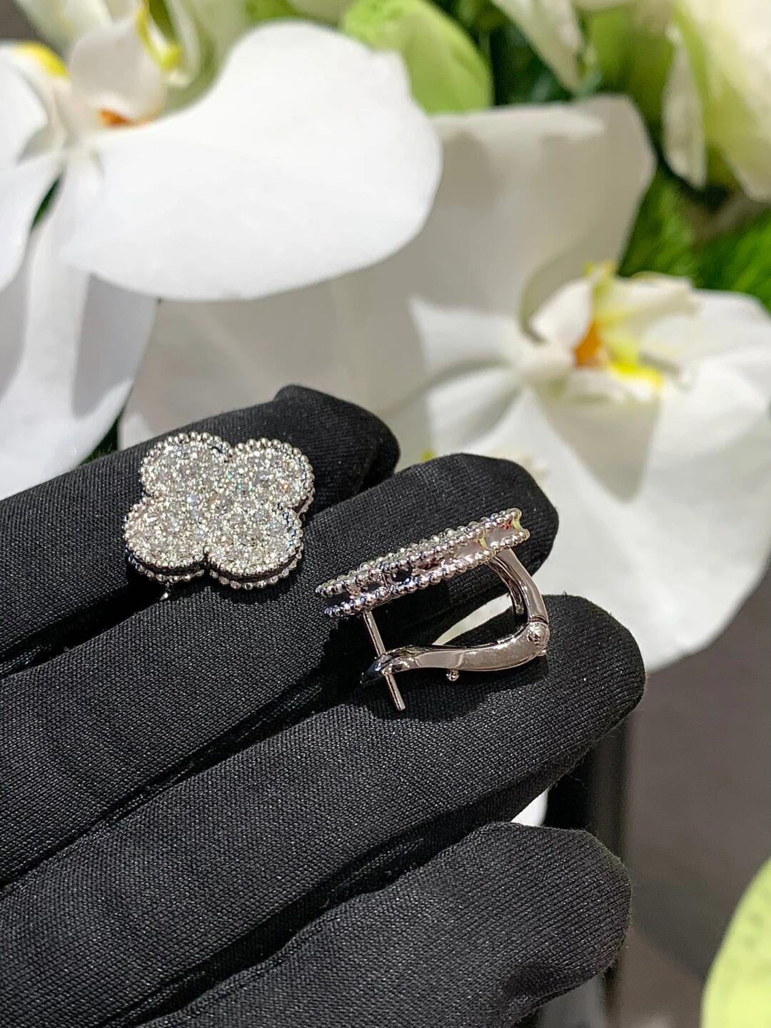 [Sprite Jewelry] CLOVER 20MM MOTIFS DIAMOND STUD EARRINGS SILVER