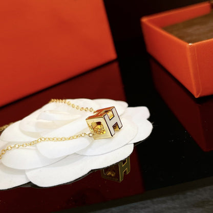 ¡®Sprite Jewelry¡¯H WHITE SQUARE GOLD NECKLACE