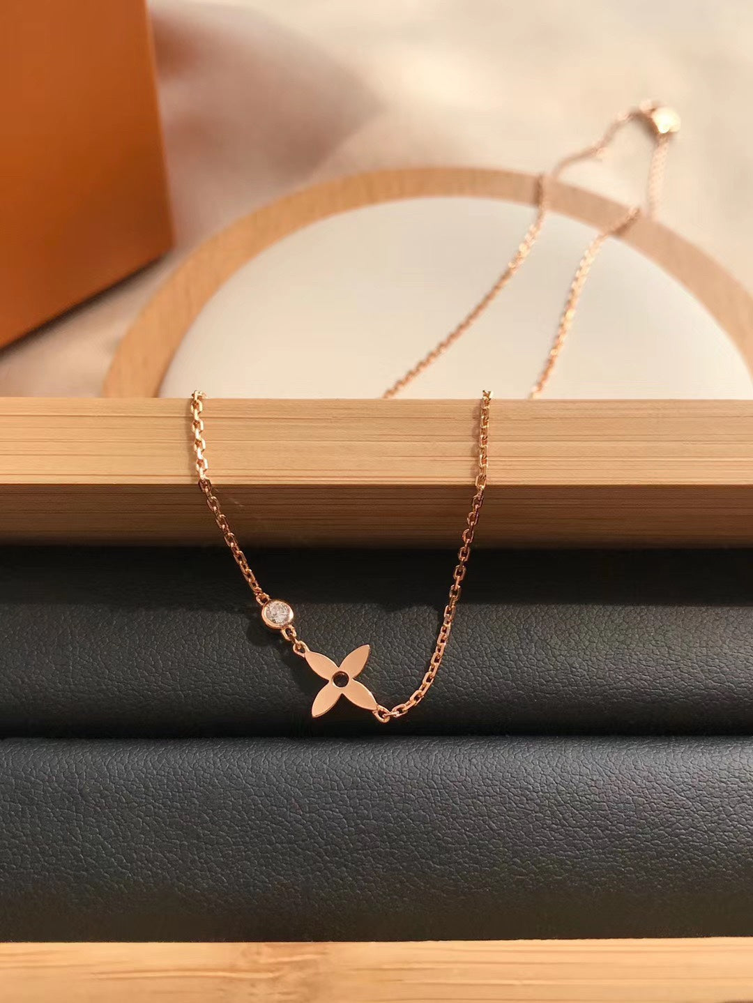 ¡®Sprite Jewelry¡¯BLOSSOM PENDANT PINK GOLD AND DIAMOND