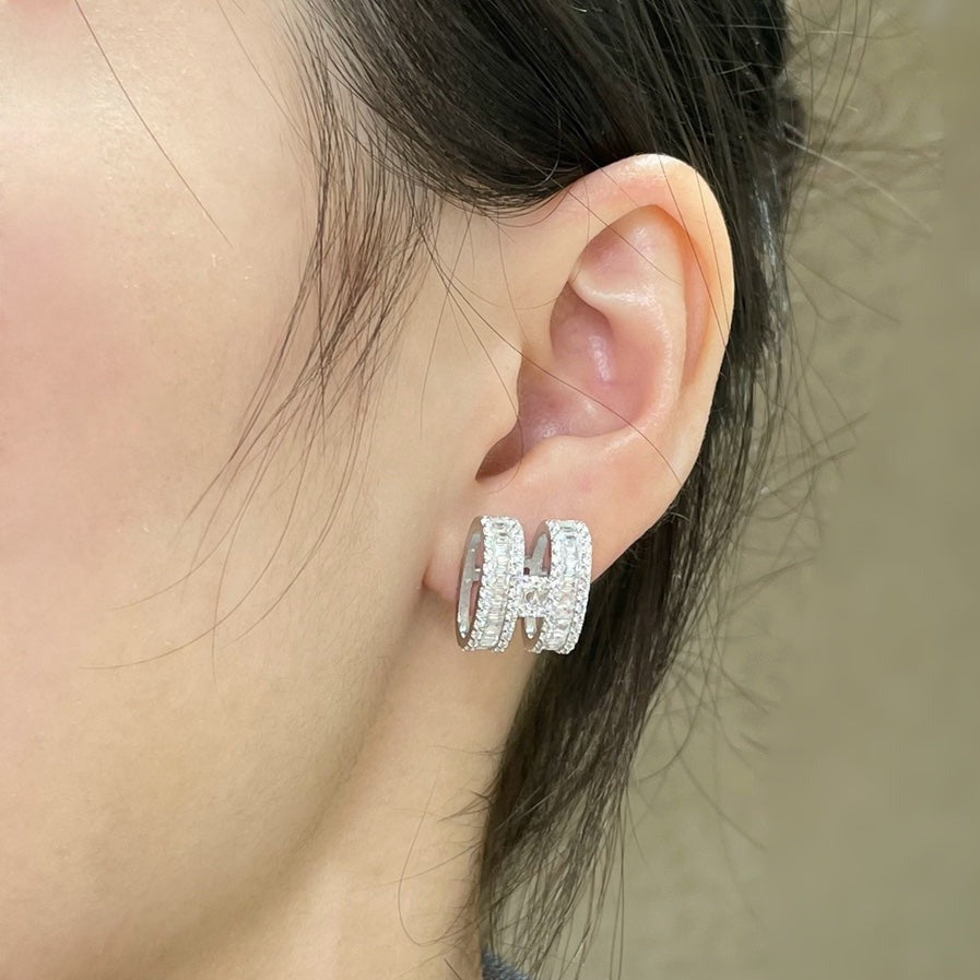 ¡®Sprite Jewelry¡¯H STUD EARRINGS WITH SILVER DIAMONDS