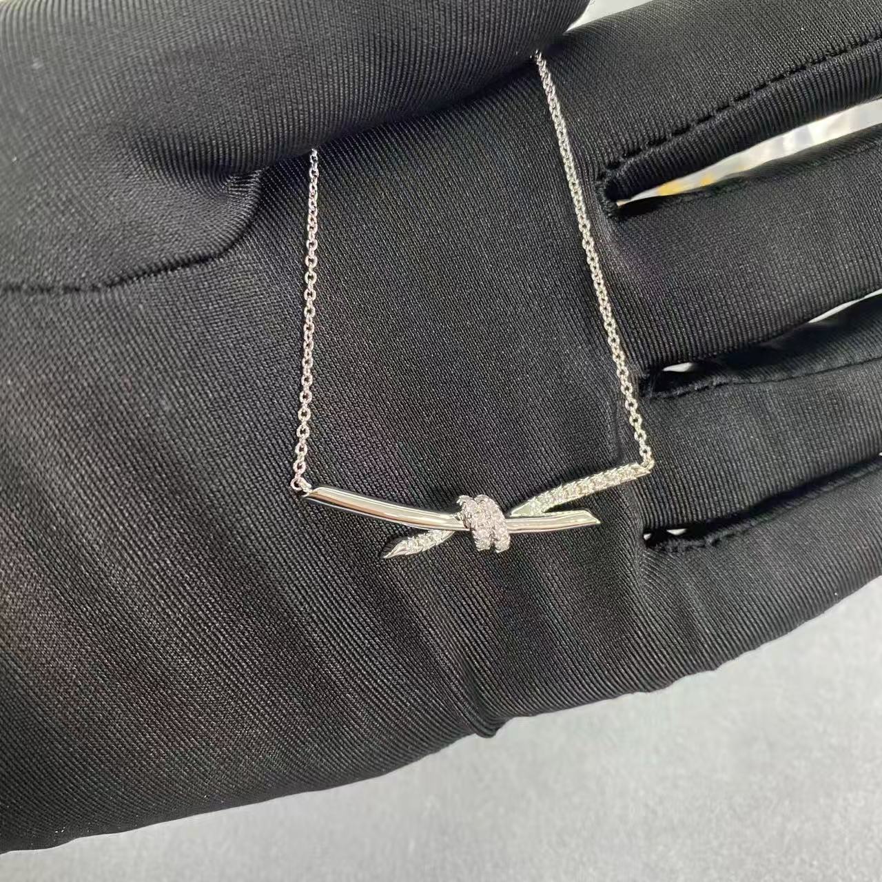 [Sprite Jewelry]T House Diamond-Studded Knot Necklace
