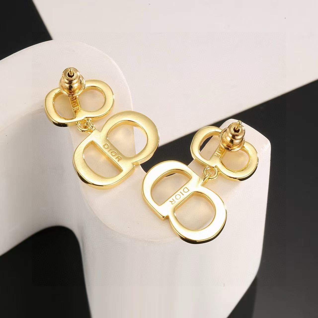 [Sprite Jewelry]Gold CD Letter Stud Earrings