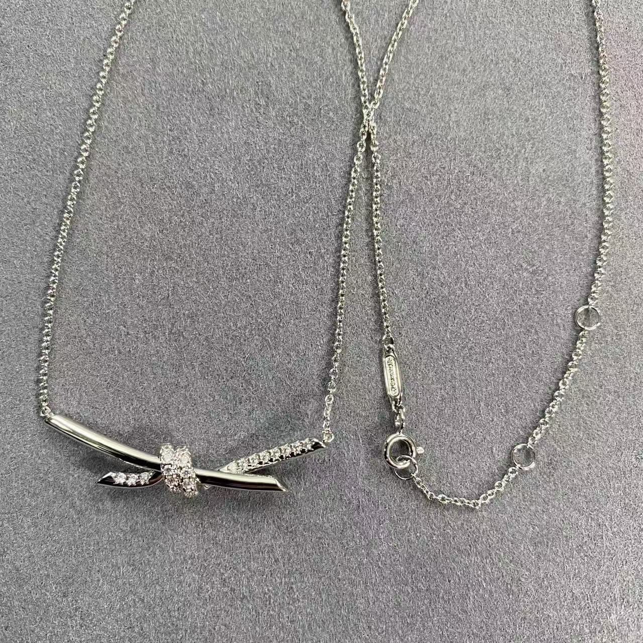 [Sprite Jewelry]T House Diamond-Studded Knot Necklace