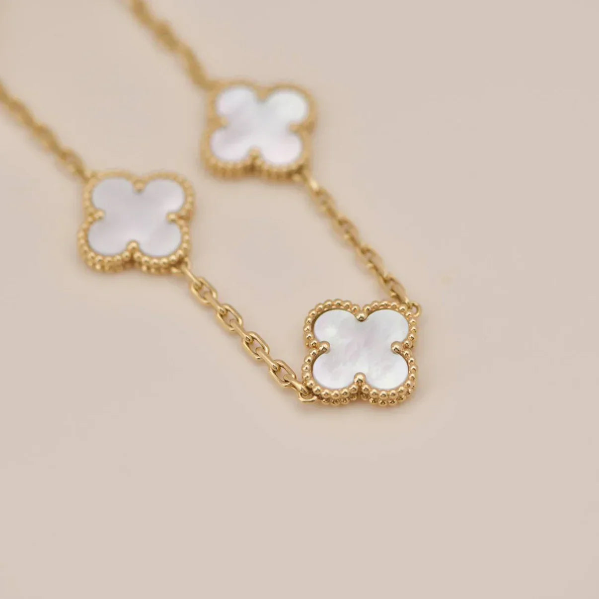 [Sprite Jewelry]New CLOVER WHITE PEARL MOP 5 MOTIF BRACELET COLLECTION
