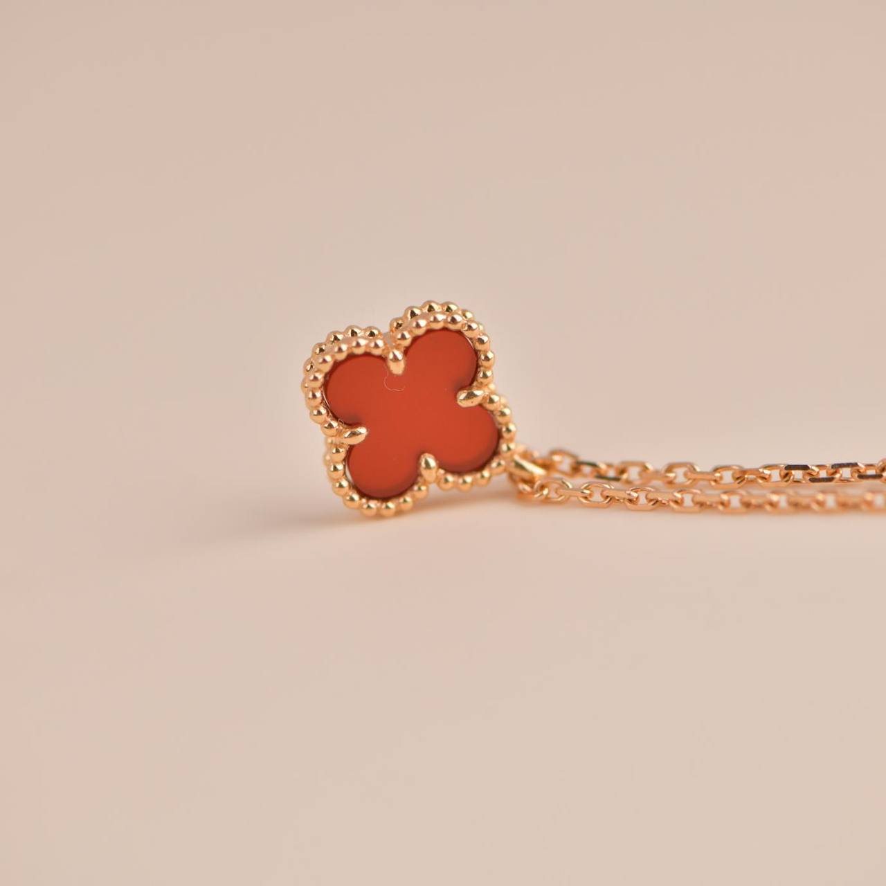 ¡®Sprite Jewelry¡¯CLOVER MINI 9.5MM WHITE CARNELIANS NECKLACE
