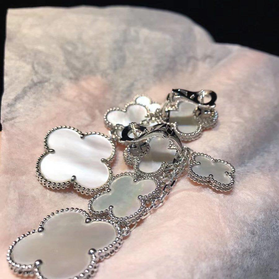 ¡®Sprite Jewelry¡¯CLOVER EARRINGS WHITE MOP 4 MOTIFS SILVER