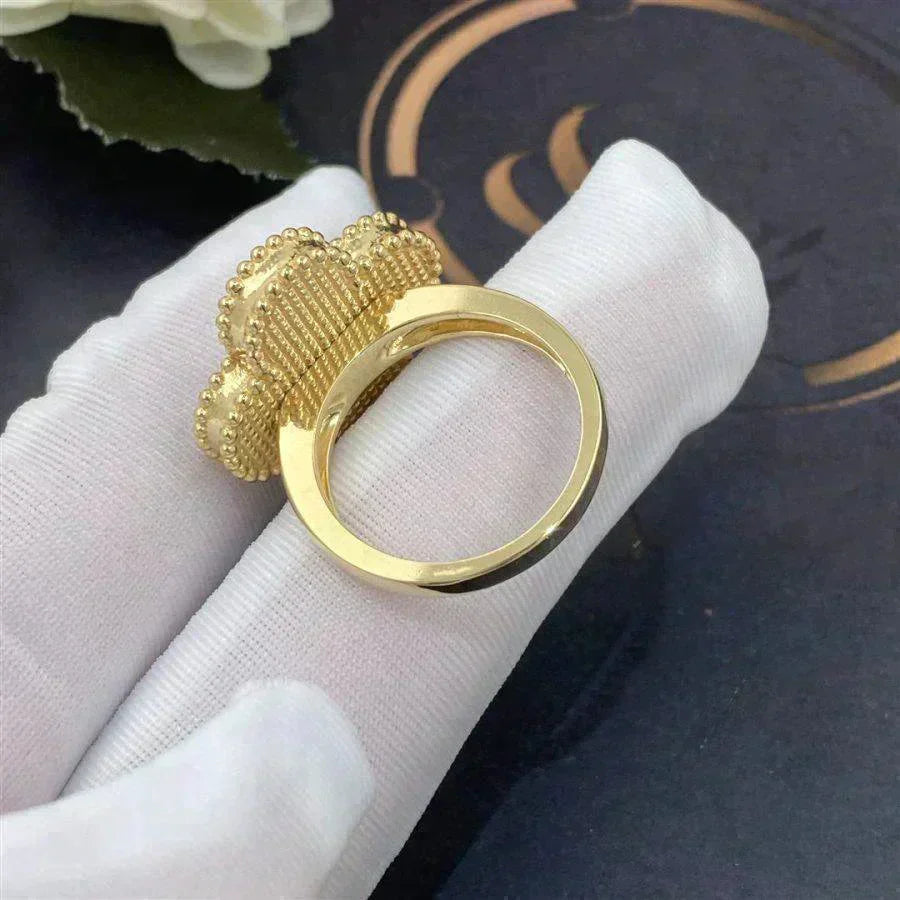 ¡®Sprite Jewelry¡¯CLOVER WHITE MOP RING