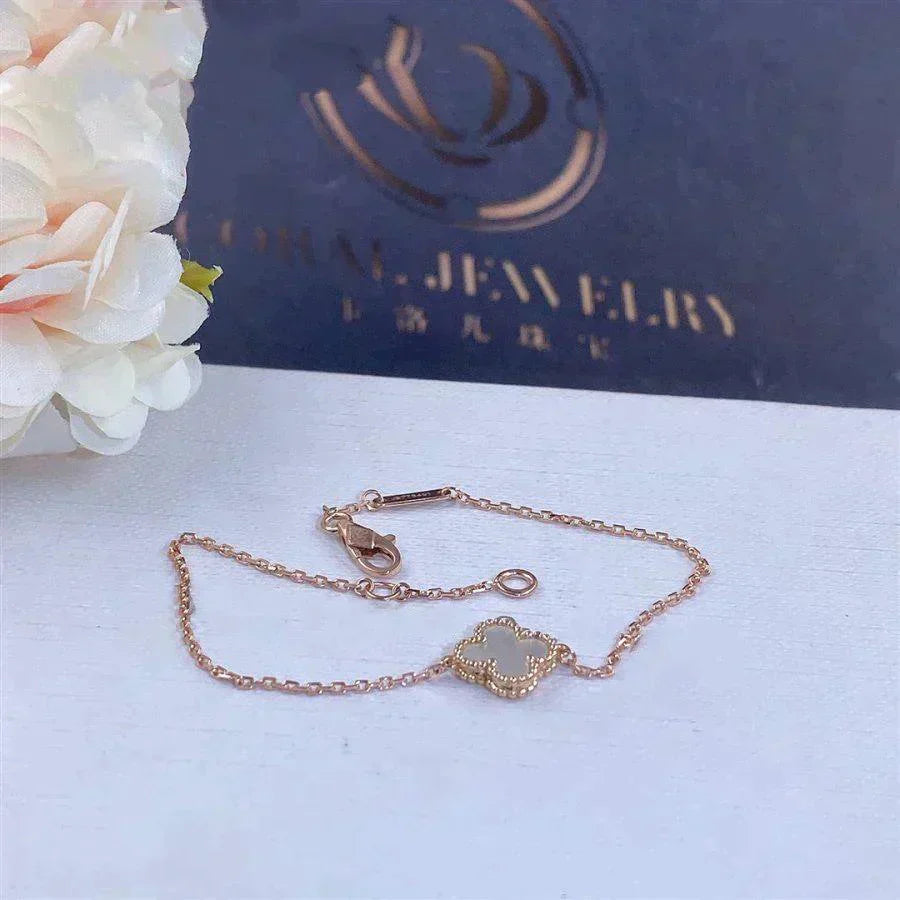 ¡®Sprite Jewelry¡¯CLOVER WHITE MOP SINGLE FLOWER BRACELET