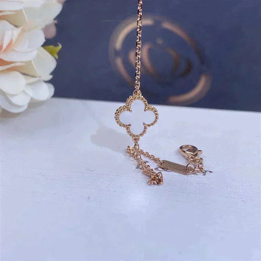 ¡®Sprite Jewelry¡¯CLOVER WHITE MOP SINGLE FLOWER BRACELET